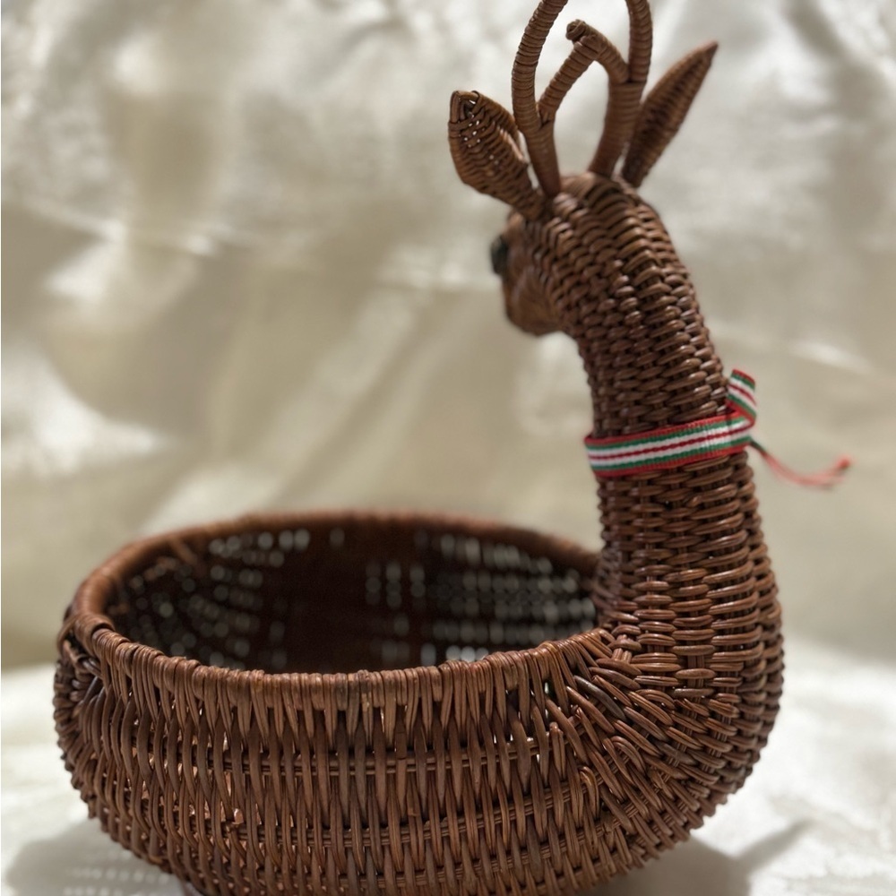 Vintage Brown Wicker Deer Accent Basket - Picture 3 of 6